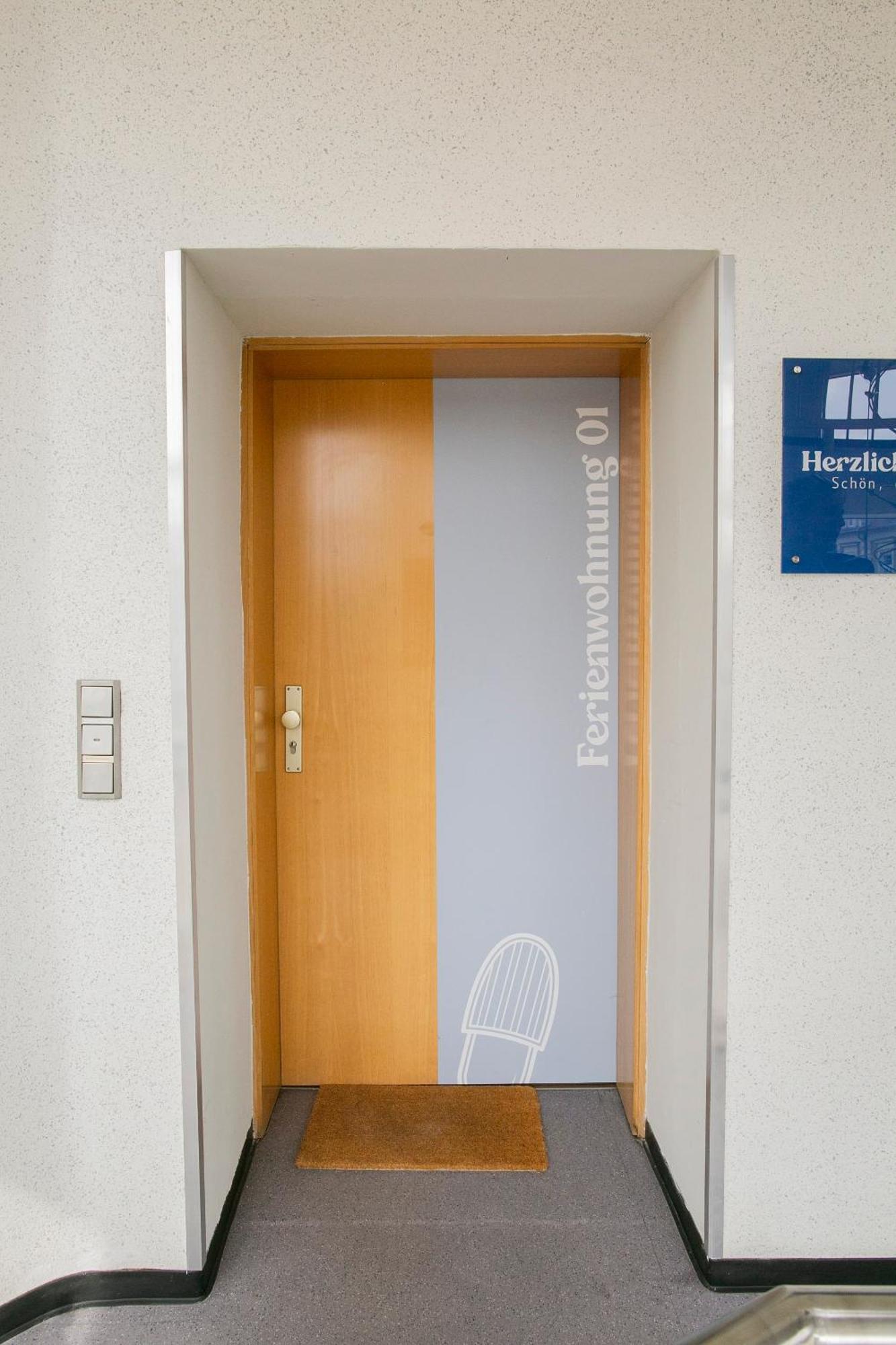 Hans & Franz Zimmervermietung Schwerin  Exteriör bild